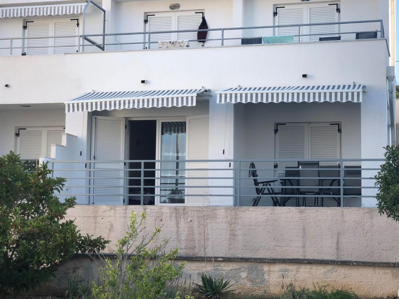 Apartman Ylli Nečujam Eksteriør bilde